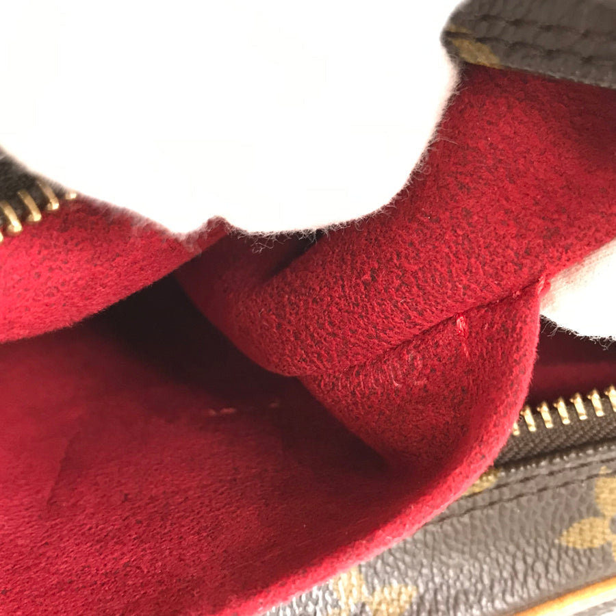 LOUIS VUITTON Monogram croissant MM Shoulder Bag