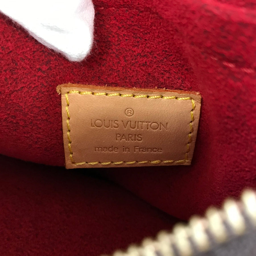 LOUIS VUITTON Monogram croissant MM Shoulder Bag