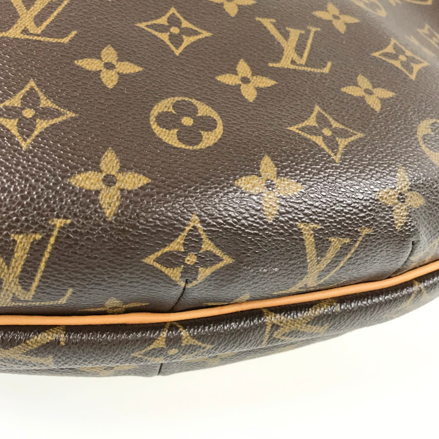 LOUIS VUITTON Monogram croissant MM Shoulder Bag