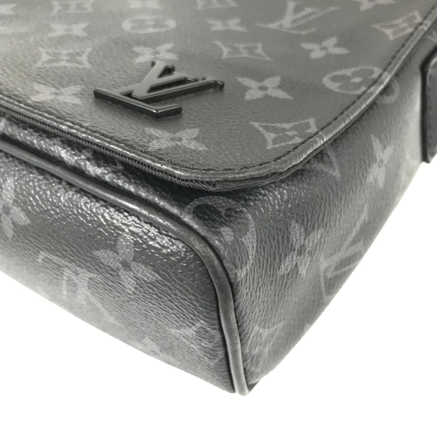 LOUIS VUITTON Monogram Eclipse District PM NM Messenger Shoulder Bag