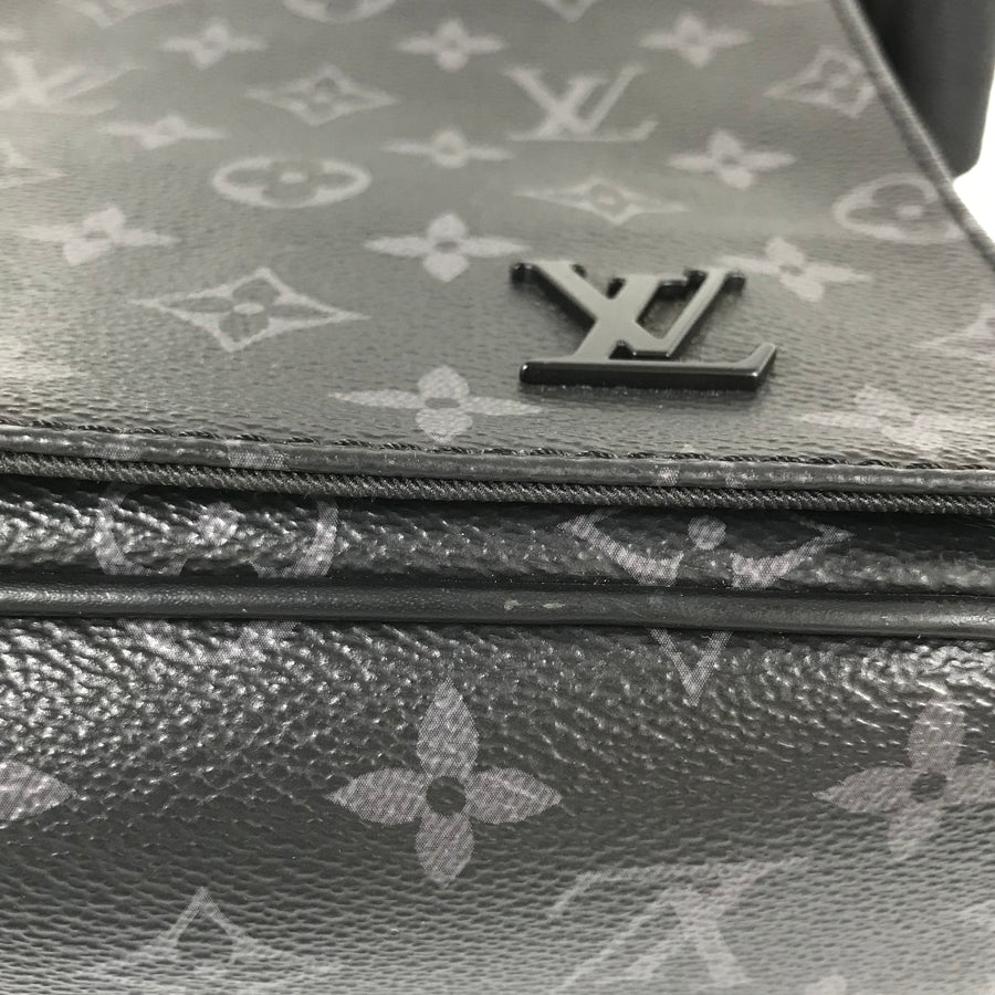 LOUIS VUITTON Monogram Eclipse District PM NM Messenger Shoulder Bag
