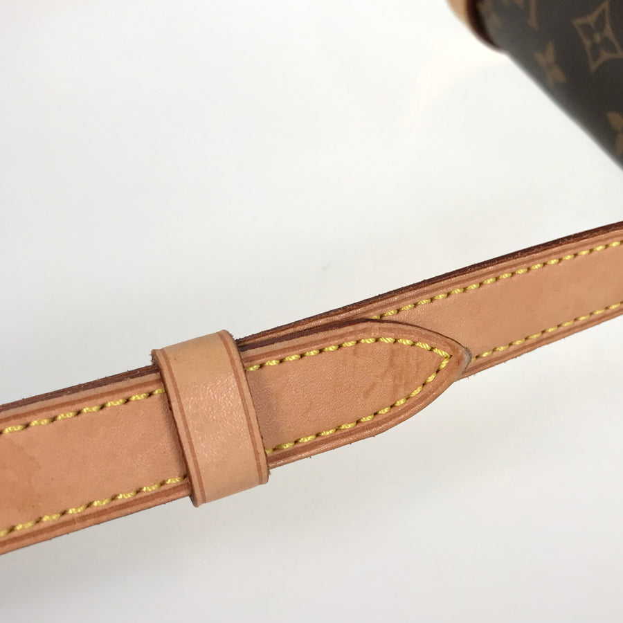 LOUIS VUITTON Monogram Saumur 30 M42256 Shoulder bag