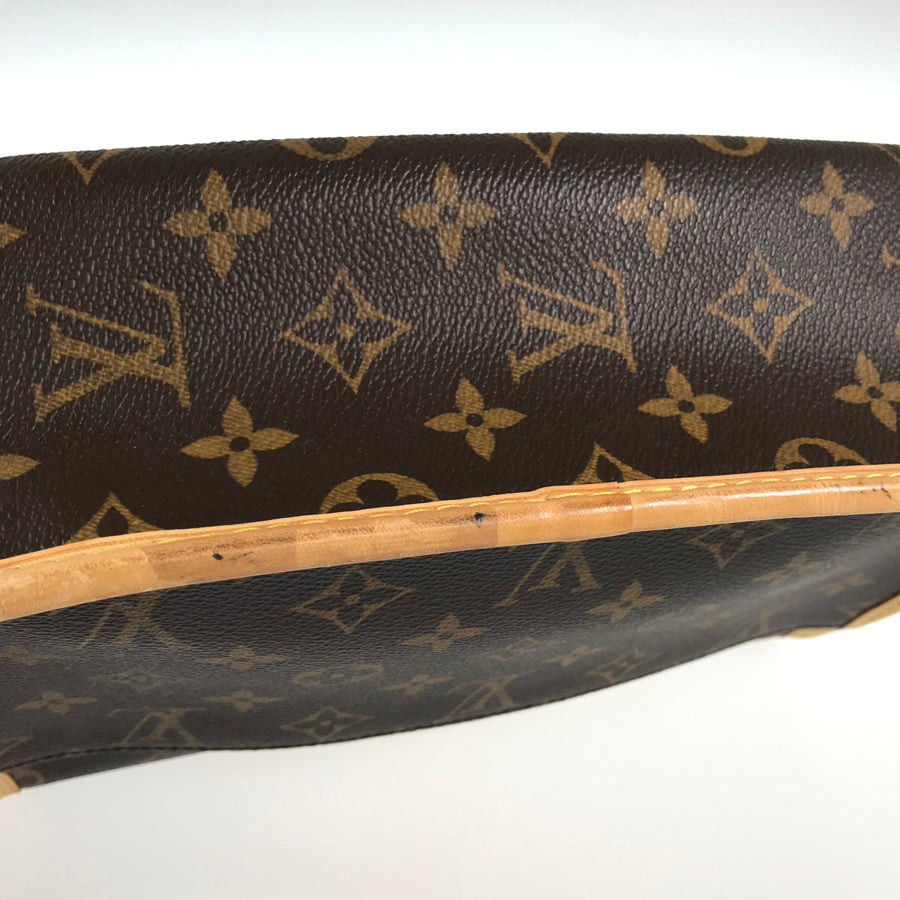LOUIS VUITTON Monogram Sologne Shoulder Bag