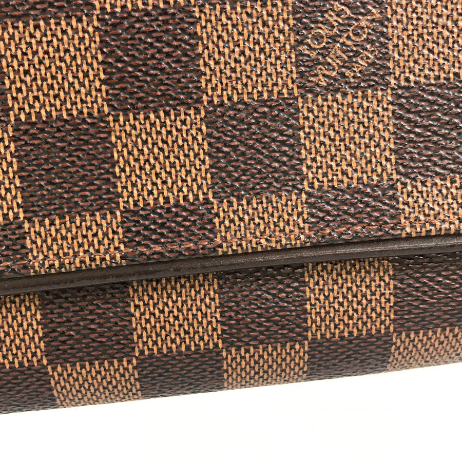 LOUIS VUITTON Shoulder Bag