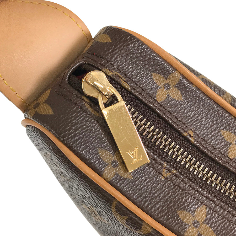 LOUIS VUITTON Monogram croissant MM M51512 Shoulder bag