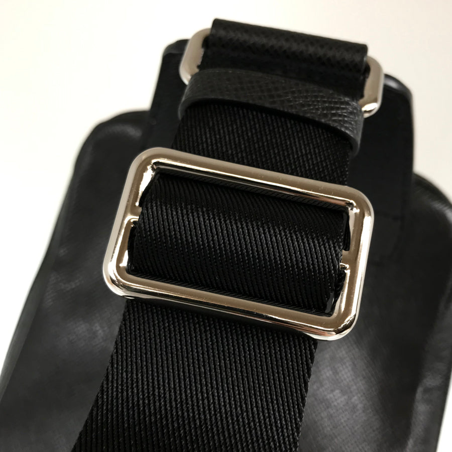 LOUIS VUITTON Taiga body bag